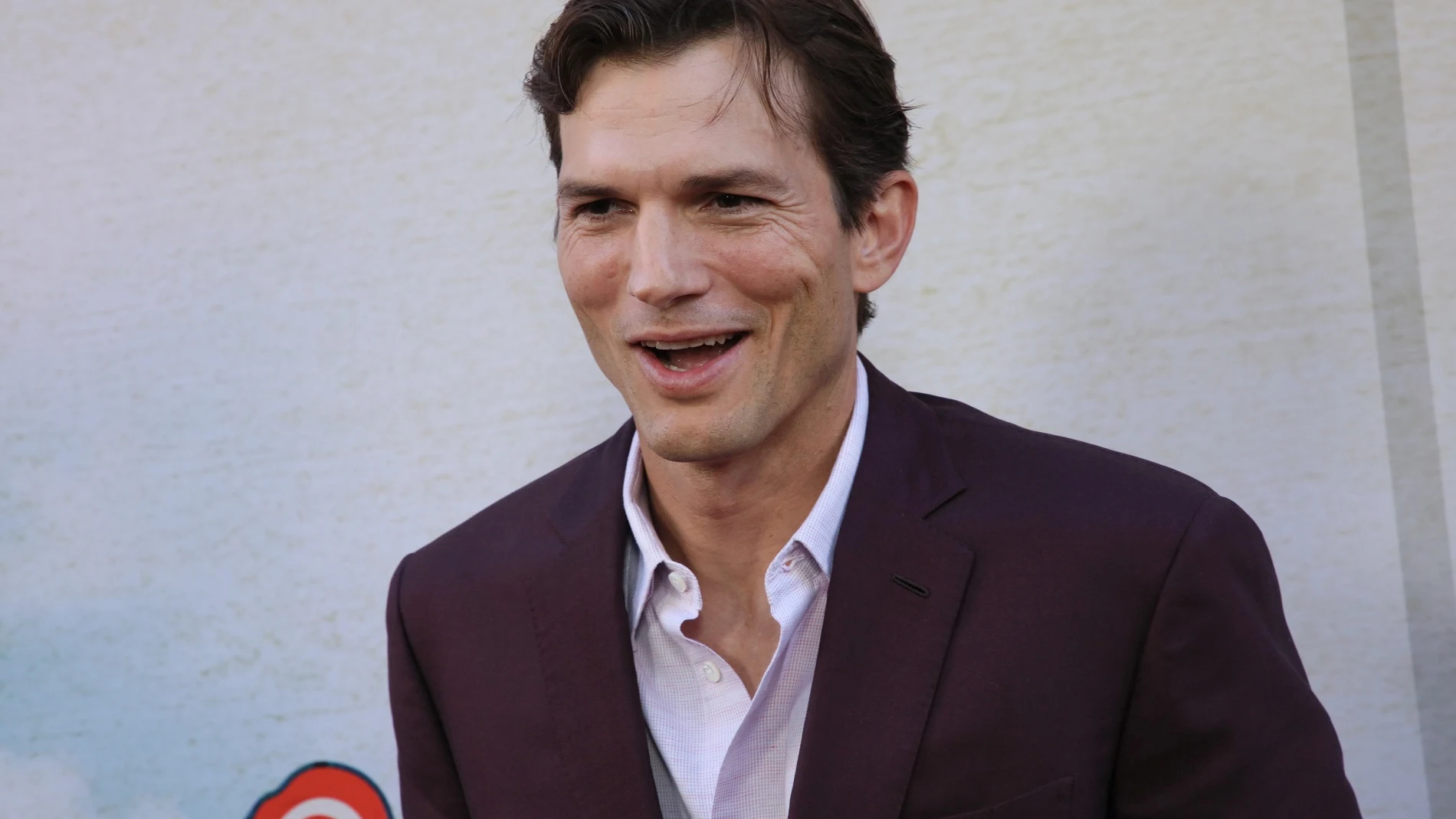 Ashton Kutcher Ashton Kutcher