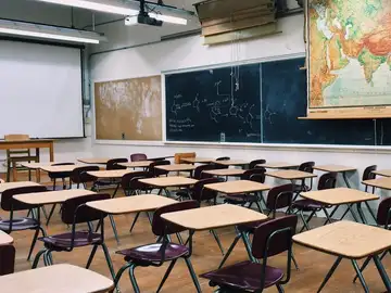 Aula de escuela vacía. Aula de escuela vacía.