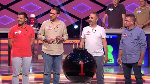 ¡Historia en ‘¡Boom!’! Los ‘Molinaza’ regalan a Juanra Bonet una piedra con más de 2.000 años de historia ¡Historia en ‘¡Boom!’! Los ‘Molinaza’ regalan a Juanra Bonet una piedra con más de 2.000 años de historia