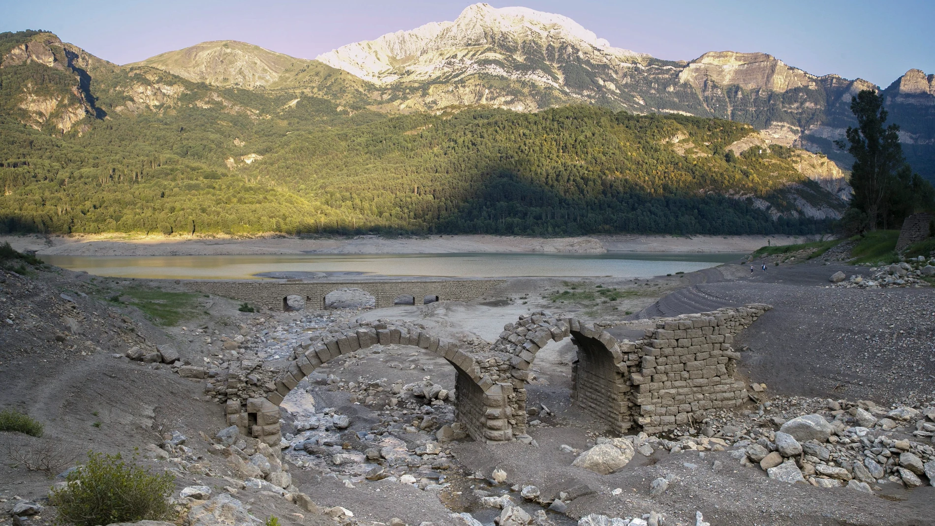 Embalse de Búbal, en el Pirineo aragonés