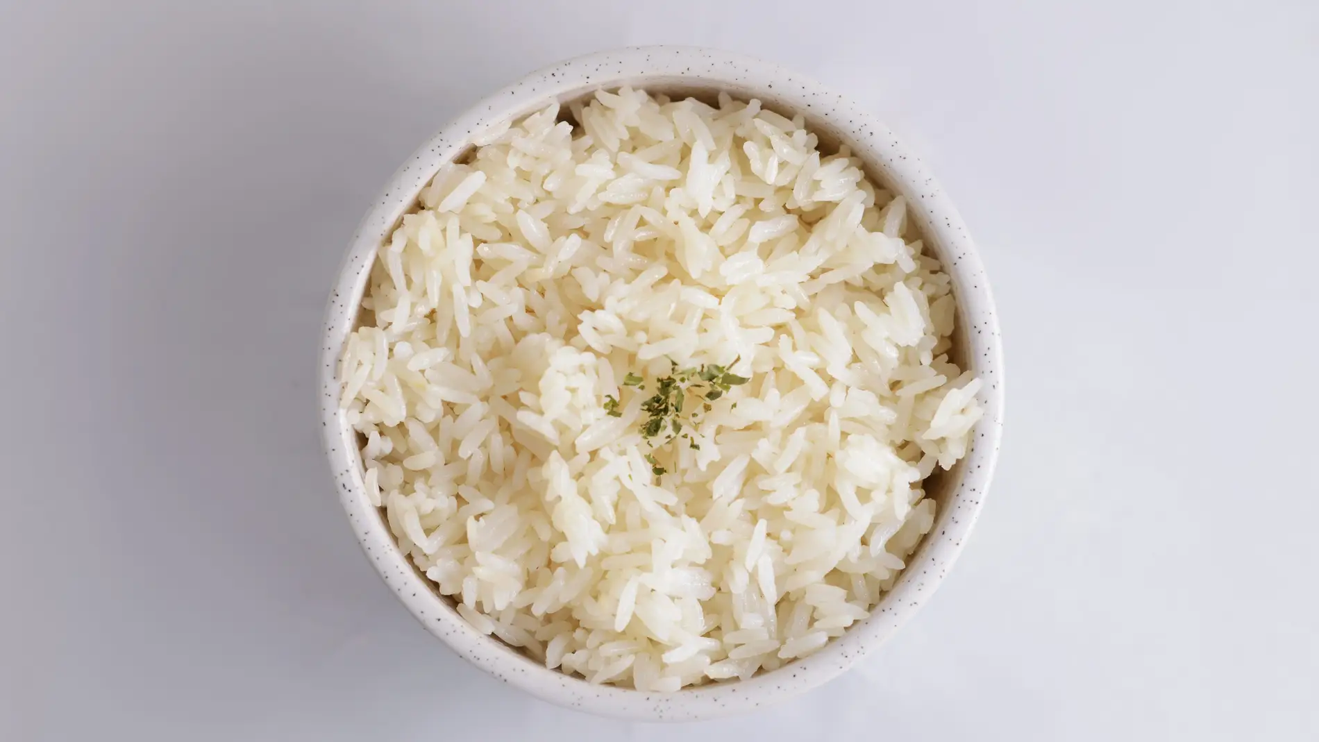 Bol de arroz blanco cocido