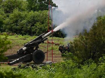 Fuego real de artillería en el simulacro defensivo de Taiwán