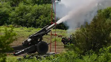Fuego real de artillería en el simulacro defensivo de Taiwán Fuego real de artillería en el simulacro defensivo de Taiwán