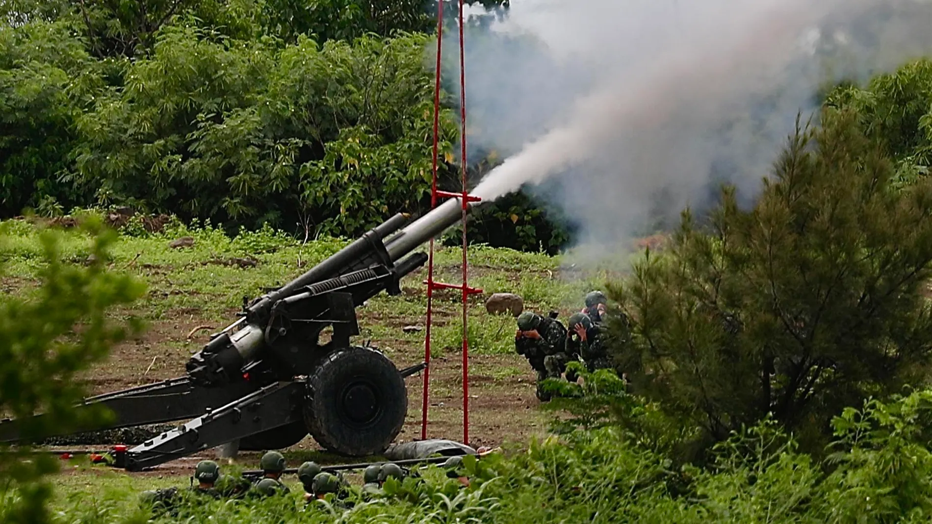 Fuego real de artillería en el simulacro defensivo de Taiwán