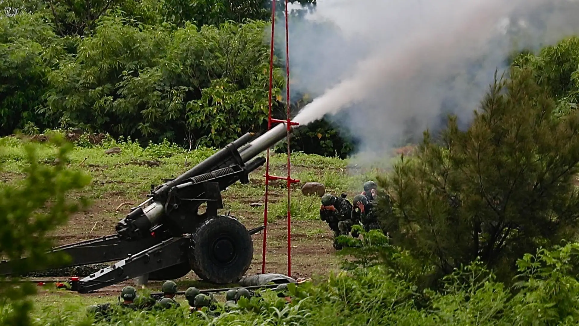 Fuego real de artillería en el simulacro defensivo de Taiwán Fuego real de artillería en el simulacro defensivo de Taiwán