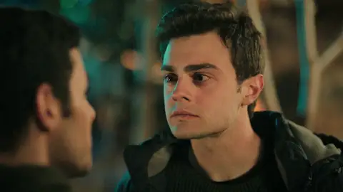 El enfrentamiento más duro entre Ömer y Kadir: “Me marcho de aquí. Quiero una vida mejor" El enfrentamiento más duro entre Ömer y Kadir: “Me marcho de aquí. Quiero una vida mejor"