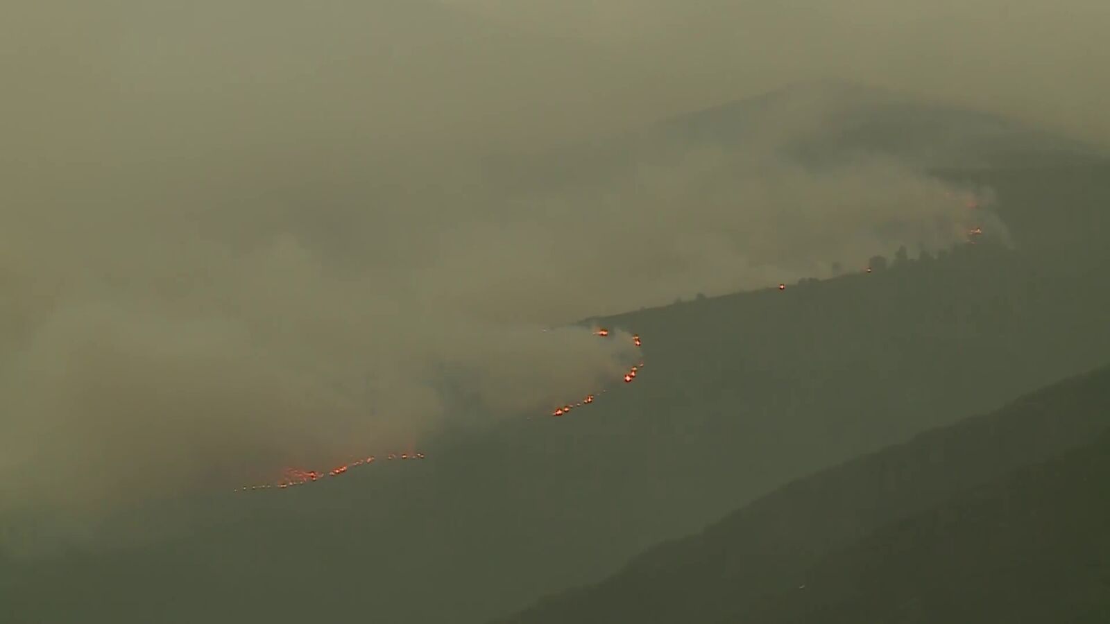 El fuego sigue arrasando hectáreas en Galicia y Castilla y León: en Boca de Huérgano se han calcinado más de 1.100