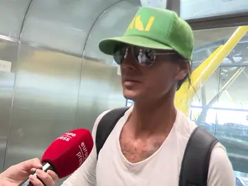 Julio José, pillado con su nueva novia, Viviane, a la que prefiere mantener en el anonimato Julio José, pillado con su nueva novia, Viviane, a la que prefiere mantener en el anonimato
