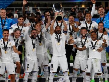 Benzema levanta la Supercopa de Europa 2022