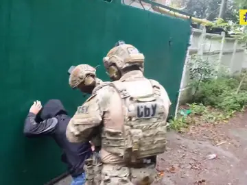 Detenido por filtrar información Detenido por filtrar información