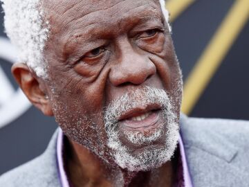 La leyenda de la NBA Bill Russell