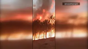Las llamas de 12 metros del incendio en Sierra de Gata Las llamas de 12 metros del incendio en Sierra de Gata