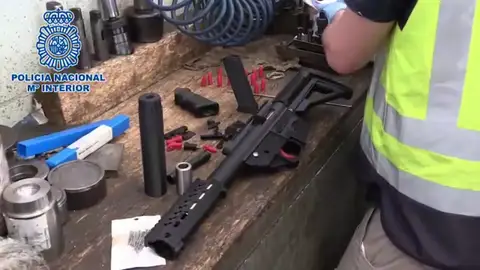 Armas caseras fabricadas en un taller clandestino en A Coruña Armas caseras fabricadas en un taller clandestino en A Coruña