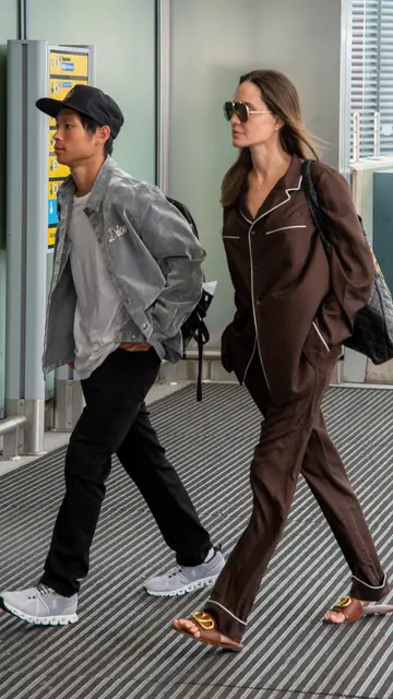 Angelina Jolie en pijama de camino al aeropuerto Angelina Jolie en pijama de camino al aeropuerto