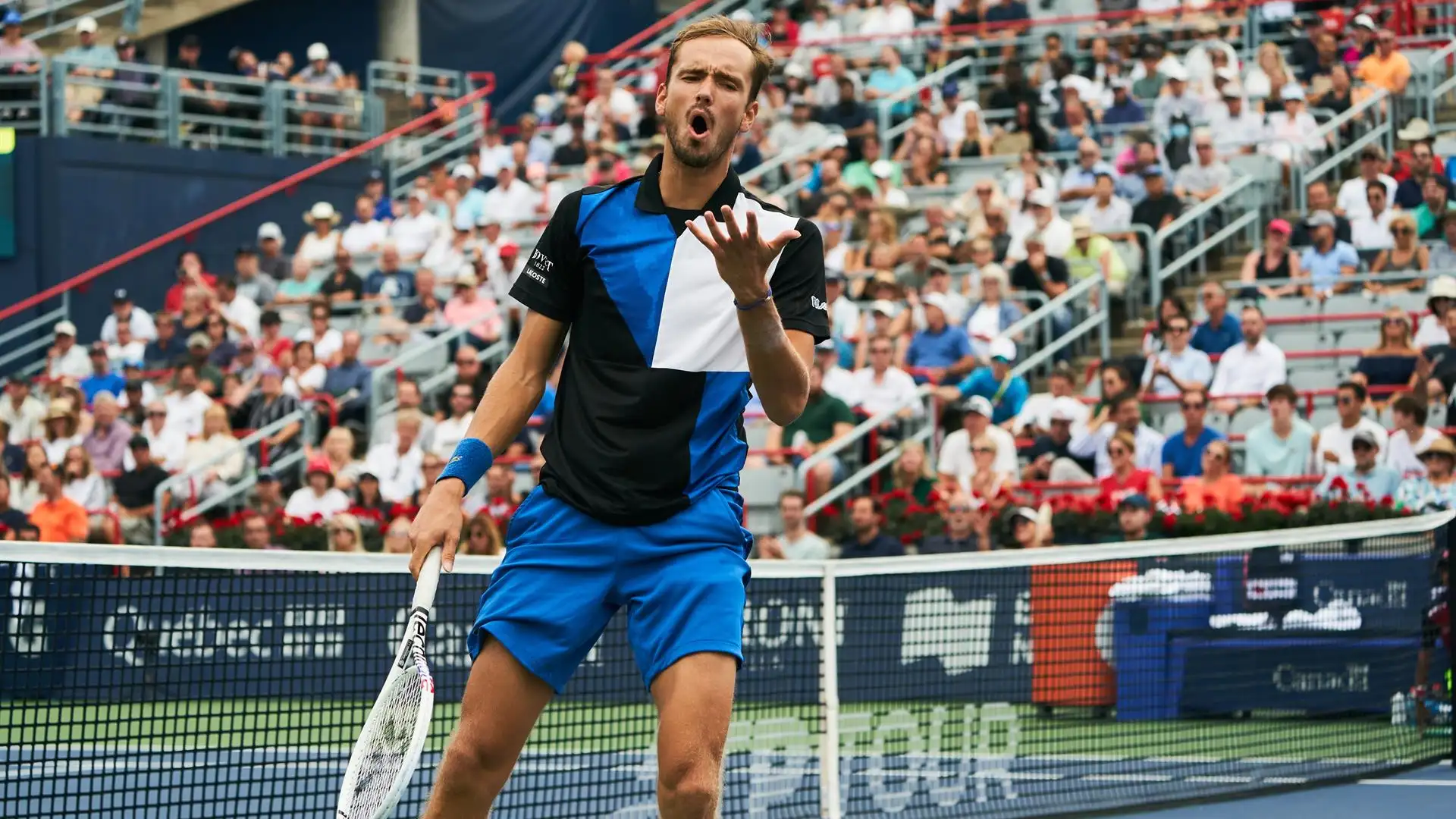 Medvedev se lamenta durante su partido en Canadá contra Kyrgios Medvedev se lamenta durante su partido en Canadá contra Kyrgios
