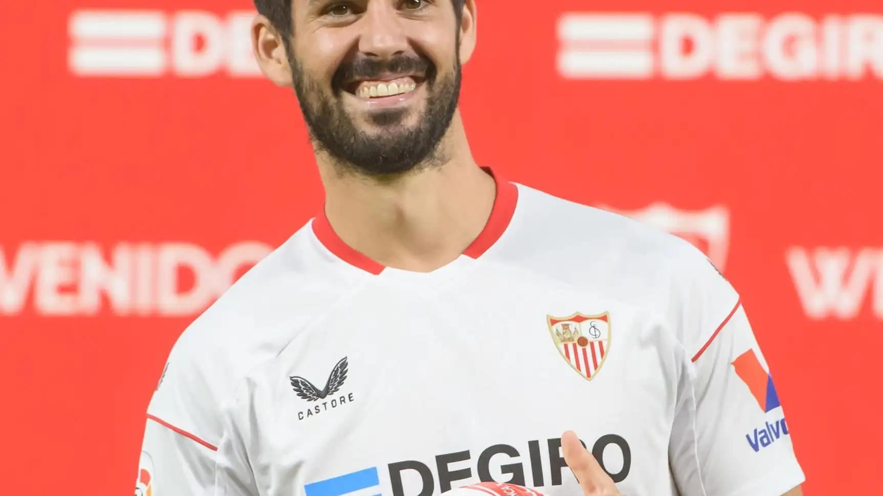 Isco, emocionado en su presentaci&oacute;n como sevillista