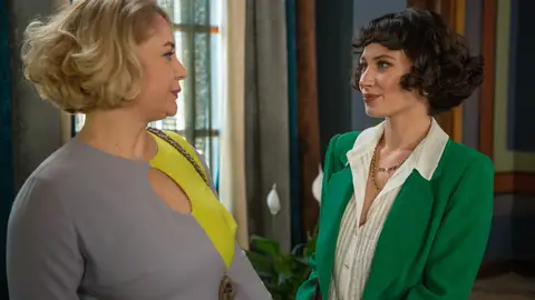 Sermin y Betül en el capítulo 98 de 'Tierra Amarga' Sermin y Betül en el capítulo 98 de 'Tierra Amarga'