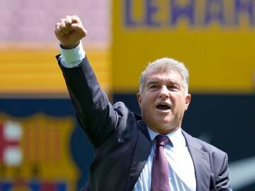 Laporta, eufórico en la presentación de Lewandowski