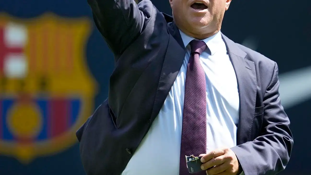 Laporta, eufórico en la presentación de Lewandowski Laporta, eufórico en la presentación de Lewandowski