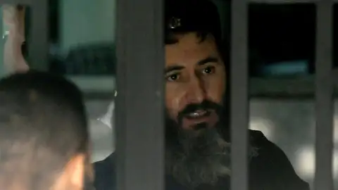 Atrincherado con una ametralladora en Beirut Atrincherado con una ametralladora en Beirut