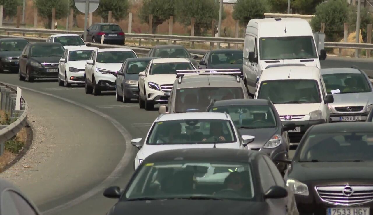 Accidente múltiple entre 14 vehículos en la AP-7 en Sant Sadurní d’Anoia deja solamente un carril abierto 