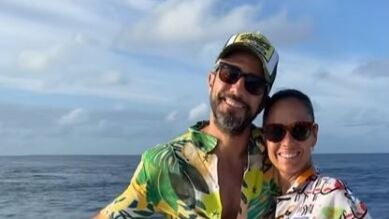 Roberto Leal levanta la envidia con sus vacaciones de ensueño: una isla paradisíaca, un relajante spa y baños entre tiburones y delfines 