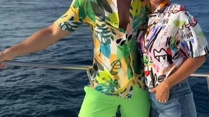 Roberto Leal levanta la envidia con sus vacaciones de ensueño: una isla paradisíaca, un relajante spa y baños entre tiburones y delfines Roberto Leal levanta la envidia con sus vacaciones de ensueño: una isla paradisíaca, un relajante spa y baños entre tiburones y delfines
