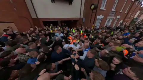 El 'juego de la pelota' de esta ciudad inglesa tiene más de 800 años El 'juego de la pelota' de esta ciudad inglesa tiene más de 800 años