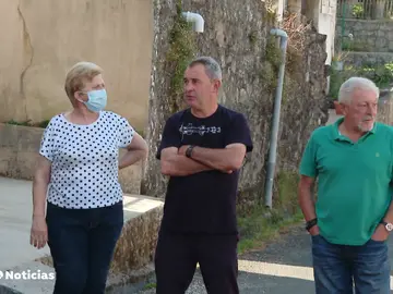 Un centenar de vecinos gallegos sufren cortes de luz casi a diario sin previo aviso desde hace 11 meses Un centenar de vecinos gallegos sufren cortes de luz casi a diario sin previo aviso desde hace 11 meses