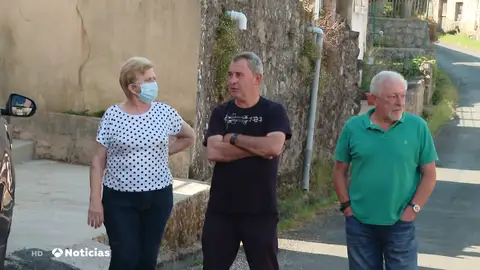 Un centenar de vecinos gallegos sufren cortes de luz casi a diario sin previo aviso desde hace 11 meses Un centenar de vecinos gallegos sufren cortes de luz casi a diario sin previo aviso desde hace 11 meses