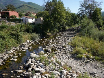 Estado que presenta el río Jerte a su paso por la localidad del mismo nombre.