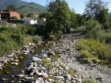 Estado que presenta el río Jerte a su paso por la localidad del mismo nombre. Estado que presenta el río Jerte a su paso por la localidad del mismo nombre.