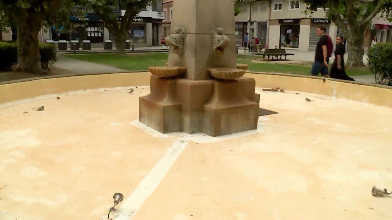 El pueblo de Vilagarcía de Arousa (Pontevedra) mantiene su tradicional fiesta del agua pese a la gran sequía en España