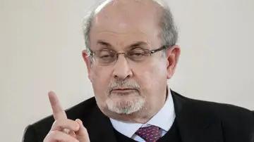 El escritor Salman Rushdie El escritor Salman Rushdie