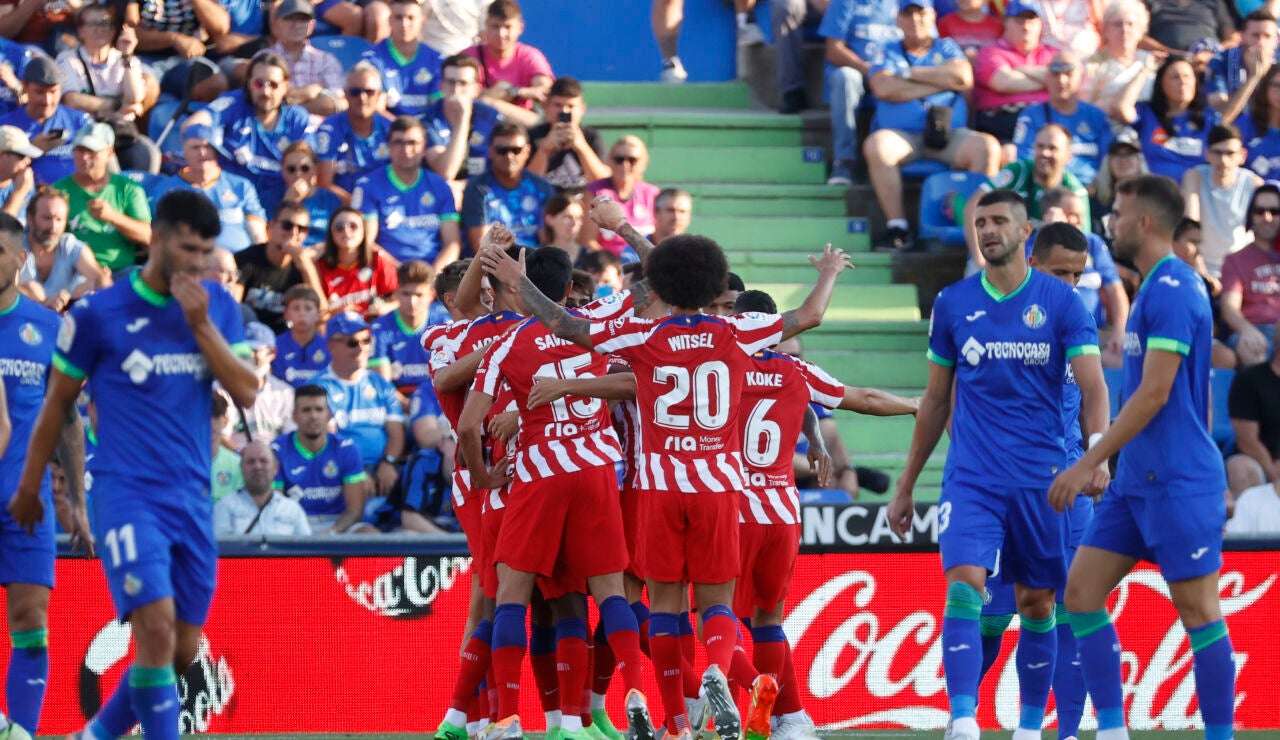 Los jugadores del Atlético de Madrid celebran el primer tanto de Morata frente al Getafe en la 1ª jornada de LaLiga