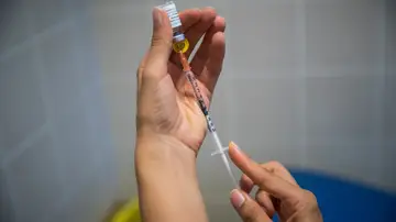 Aprobada la primera vacuna bivalente para hacer frente al coronavirus