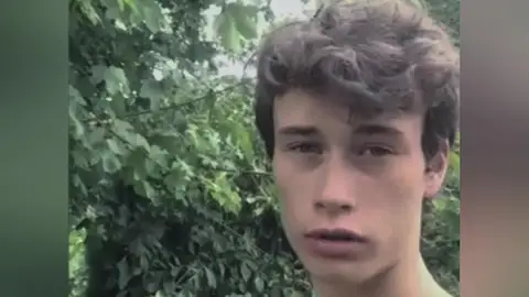 Jorge Rey da la previsión del tiempo con el método de las cabañuelas Jorge Rey da la previsión del tiempo con el método de las cabañuelas