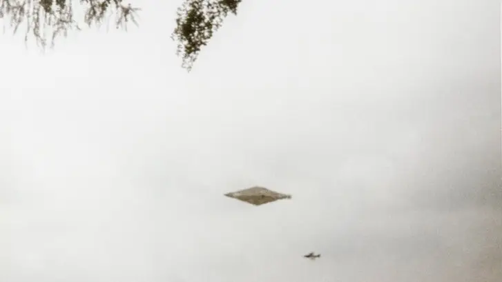 Imagen del objeto volador no identificado que ha estado oculta durante 30 años Imagen del objeto volador no identificado que ha estado oculta durante 30 años