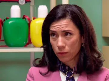 Manolita descubre el problema de Emilio y le recuerda la desgarradora historia de su hija Marisol Manolita descubre el problema de Emilio y le recuerda la desgarradora historia de su hija Marisol