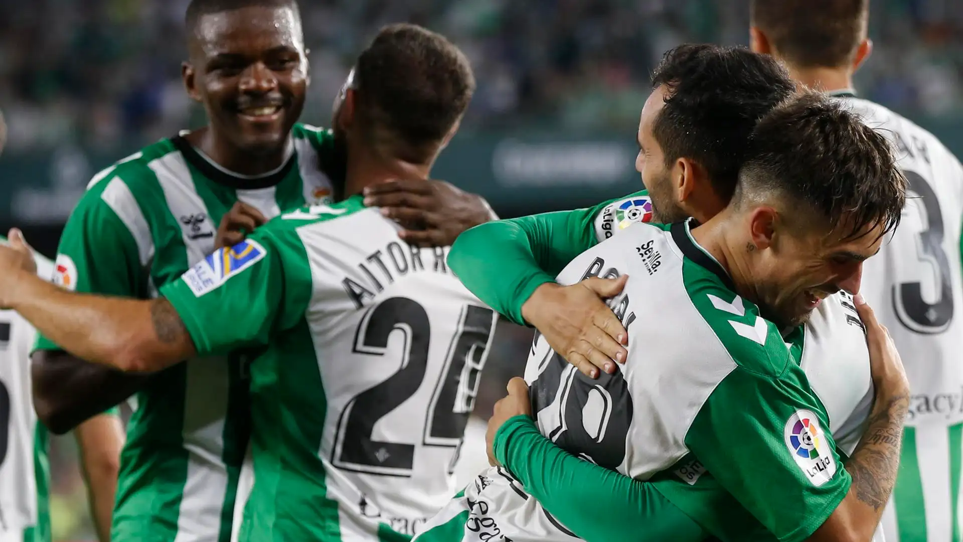 El Betis celebra un gol en su partido contra el Elche