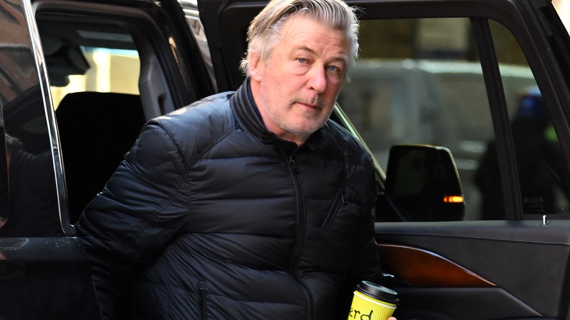Alec Baldwin en la calle
