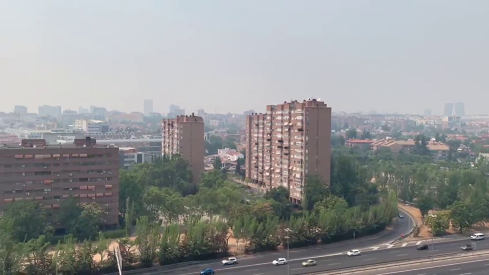 El motivo por el que huele a quemado y se ve humo por las calles de Madrid