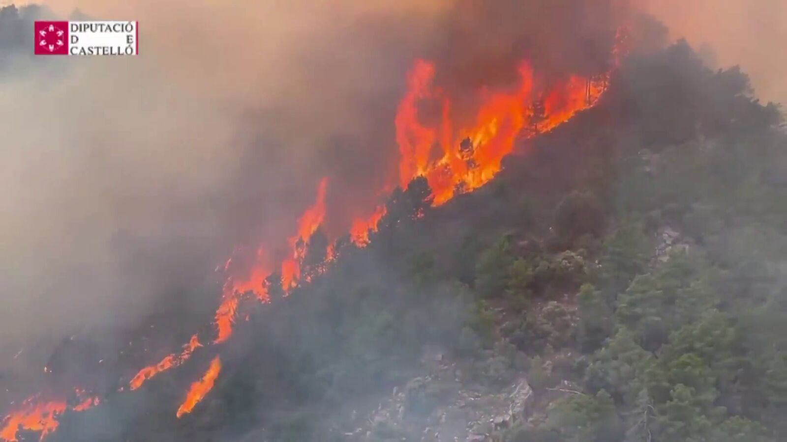10 heridos leves y 3 graves al saltar de un tren en el incendio de Bejís, en Castellón