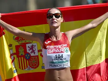 Raquel González conquista la plata en los 35 kilómetros marcha Raquel González conquista la plata en los 35 kilómetros marcha