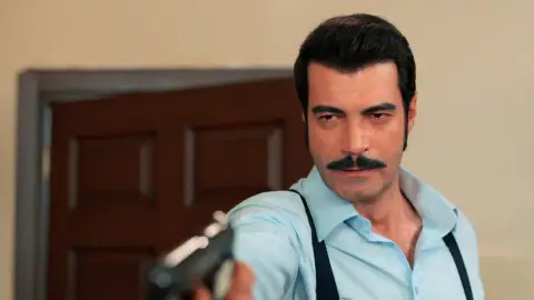 Demir, dispuesto a terminar con su vida y la de Ümit, ¿lo hará? Demir, dispuesto a terminar con su vida y la de Ümit, ¿lo hará?