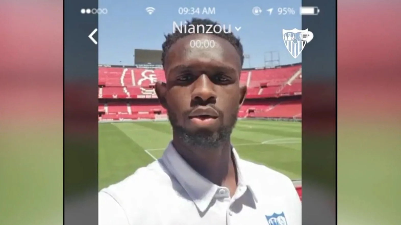V&iacute;deo: La curiosa manera del Sevilla de presentar a su nuevo central