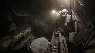 La minería es considerada como uno de los trabajos más duros y peligrosos La minería es considerada como uno de los trabajos más duros y peligrosos