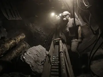 La minería es considerada como uno de los trabajos más duros y peligrosos La minería es considerada como uno de los trabajos más duros y peligrosos