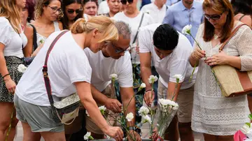 Homenaje a las víctimas de Las Ramblas Homenaje a las víctimas de Las Ramblas