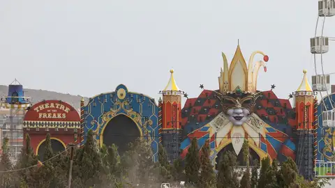 Imagen tomada desde el exterior del recinto del escenario principal del Festival Medusa de Cullera (Valencia) Imagen tomada desde el exterior del recinto del escenario principal del Festival Medusa de Cullera (Valencia)